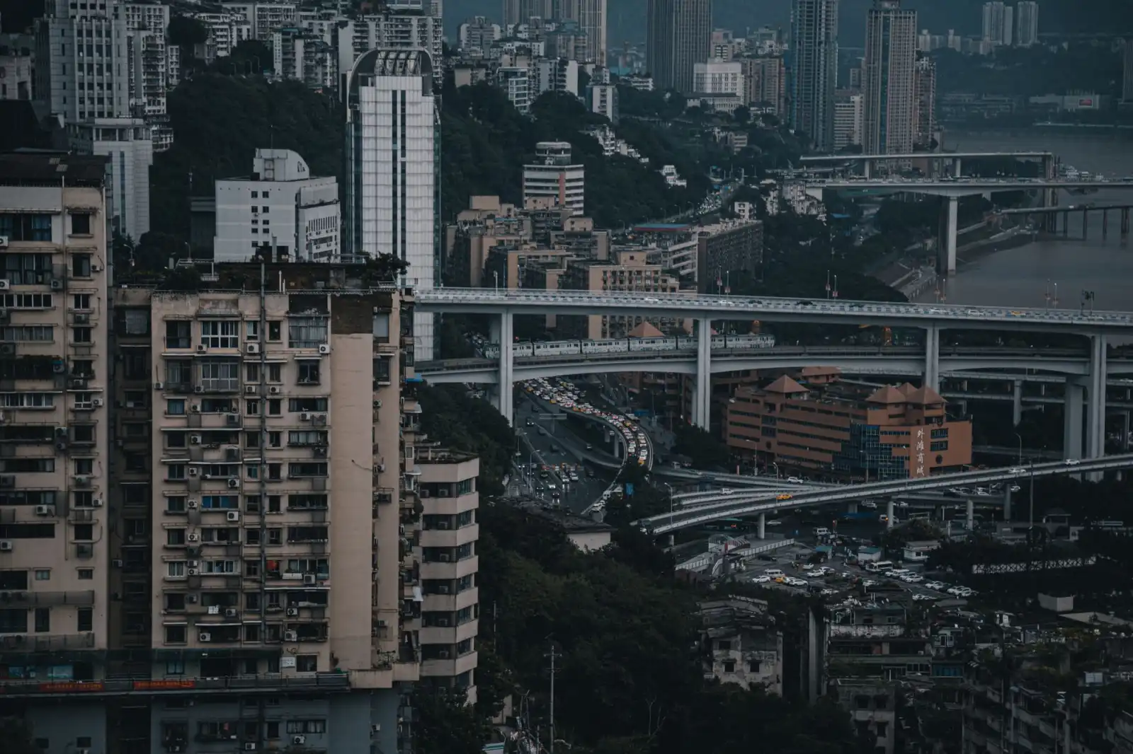 懂先生人工智能软件开发服务技术架构与行业适配解析