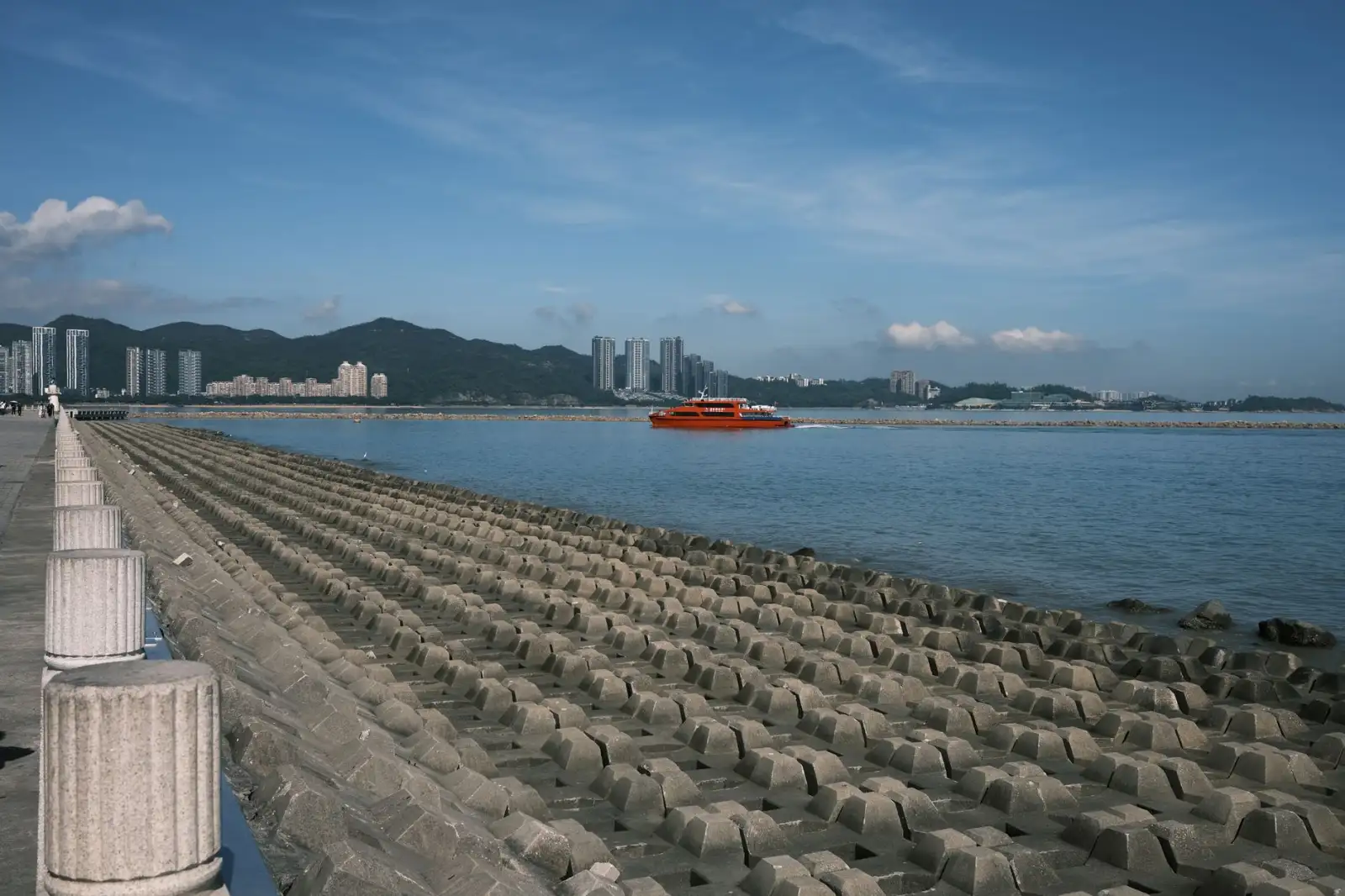 2024年厦门企业智能系统选型对比：懂先生与主流平台功能分析